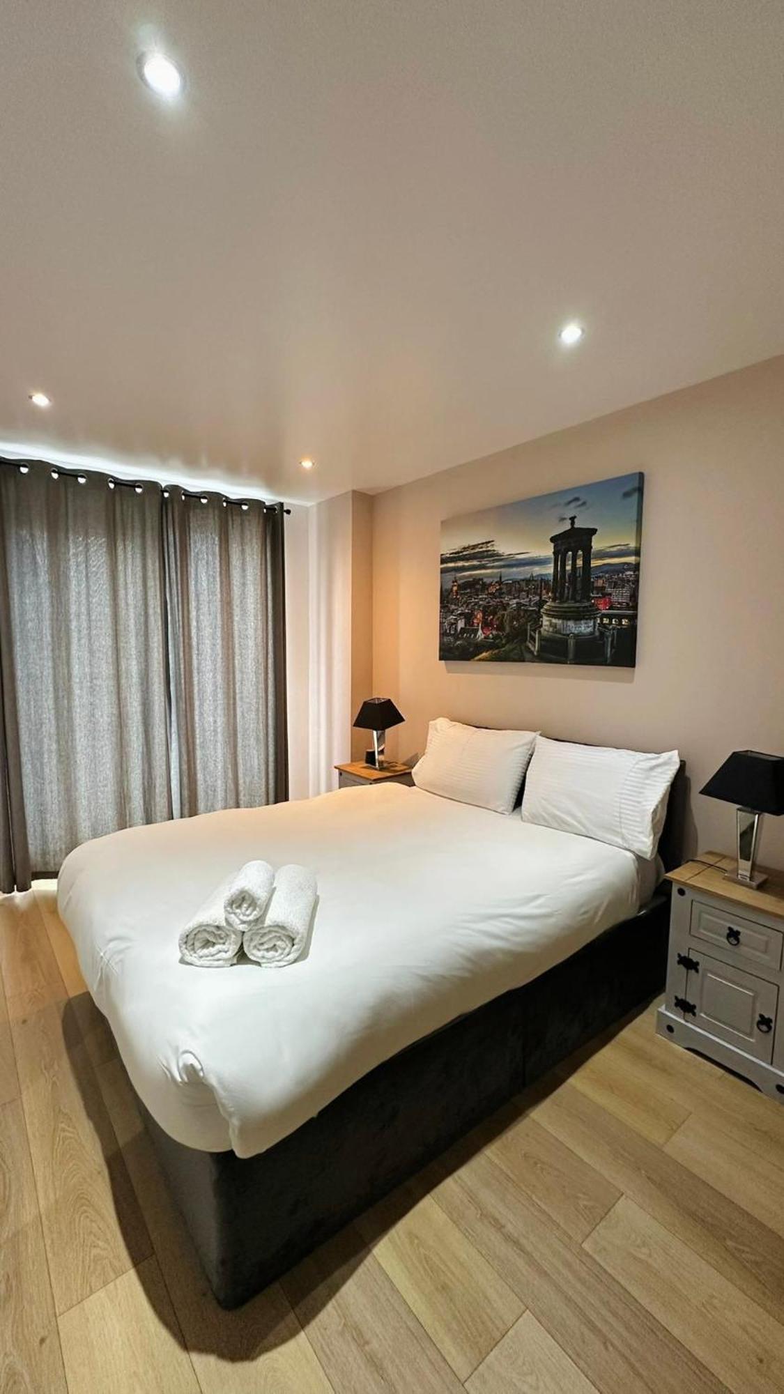 Britannia Apartments เอดินบะระ ภายนอก รูปภาพ