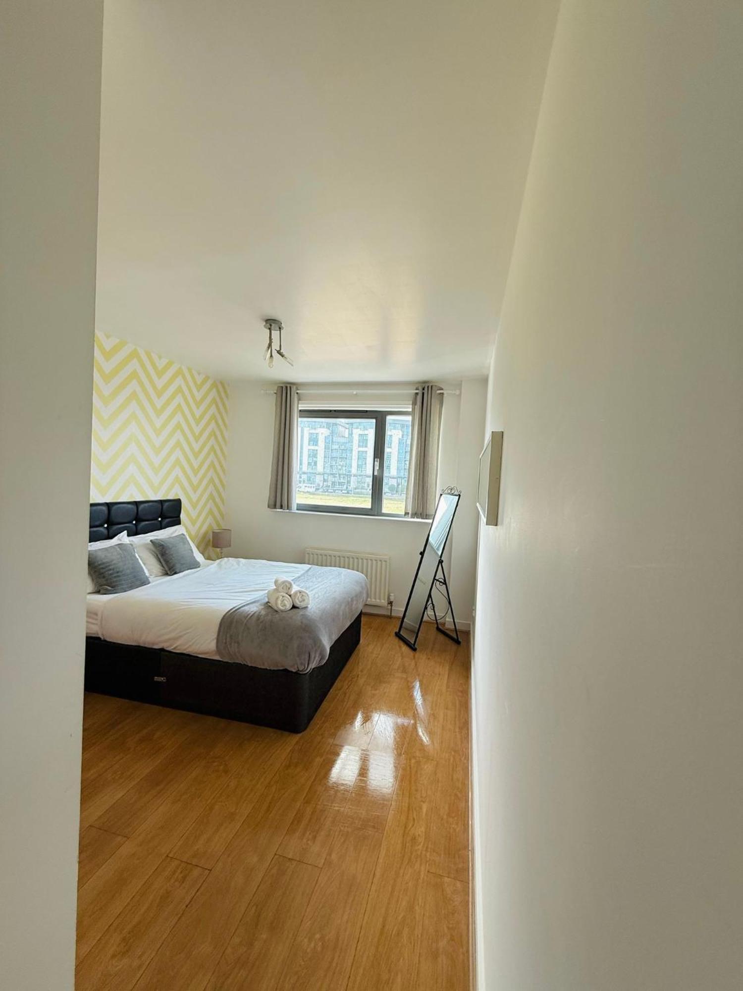 Britannia Apartments เอดินบะระ ภายนอก รูปภาพ